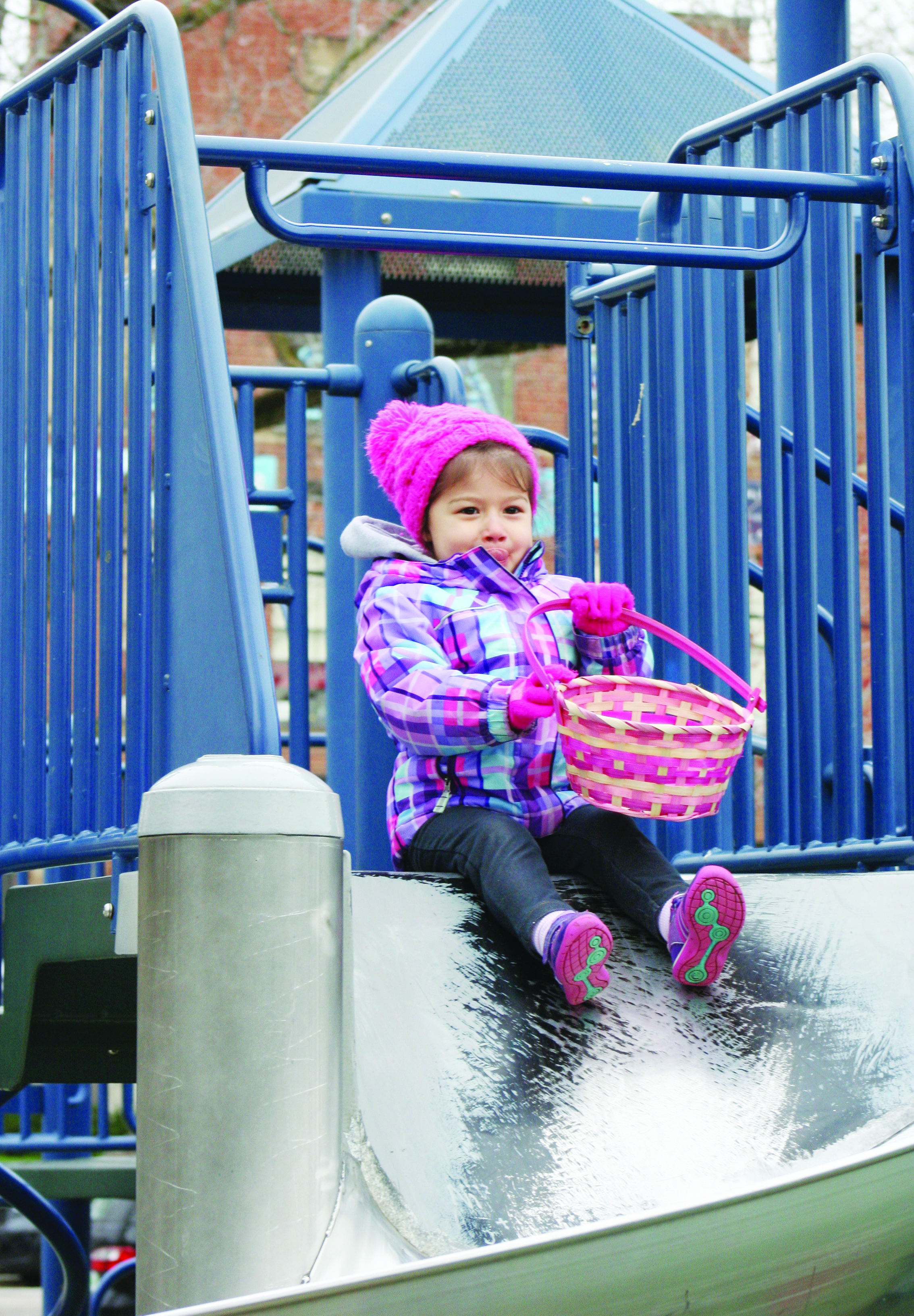 sliding easter basket girl